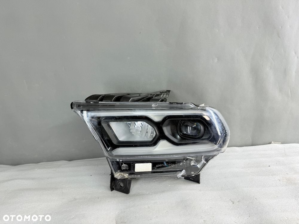 Reflektor lampa Przód strona lewa Dodge Durango 68433785AE