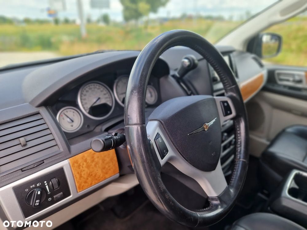 Chrysler Grand Voyager 3.8 V6 Limited - 17