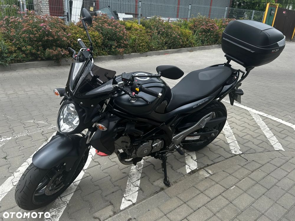 Suzuki Gladius - 4