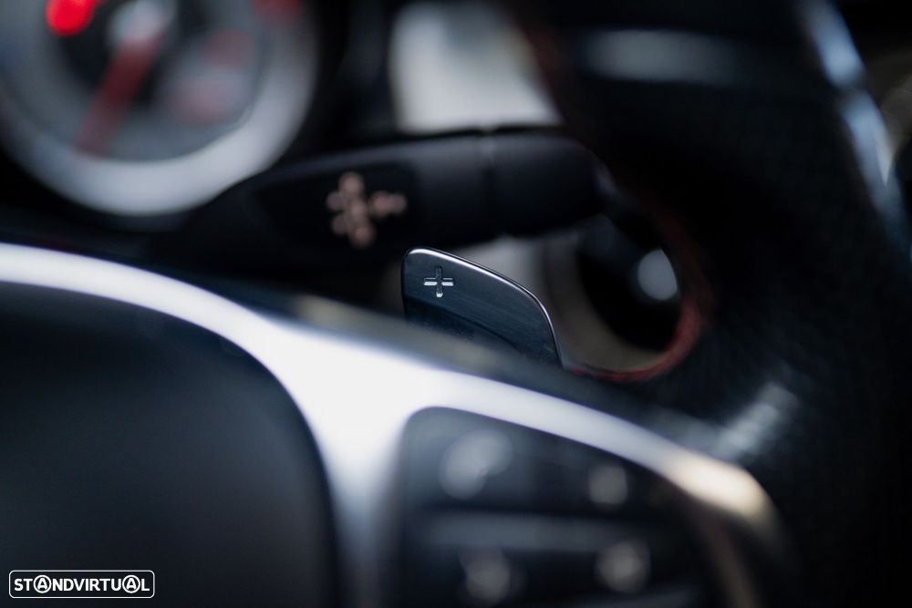 Mercedes-Benz CLA 220 - 26