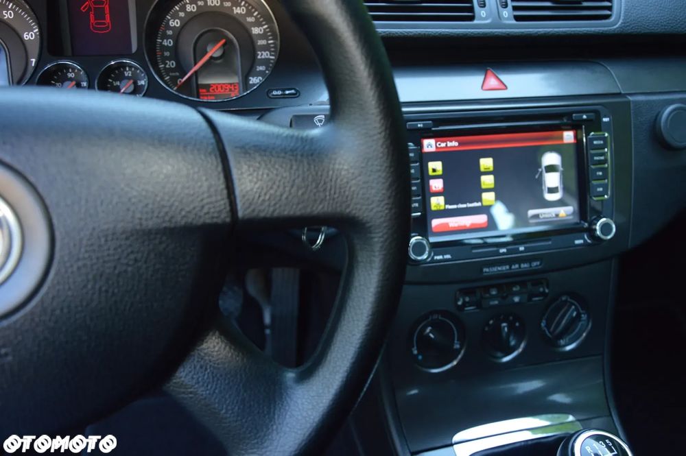 Volkswagen Passat 1.6 Trendline - 21