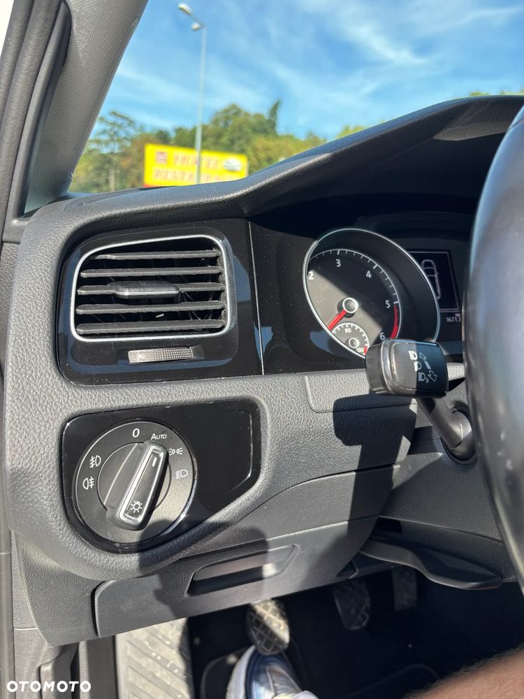 Volkswagen Golf - 25