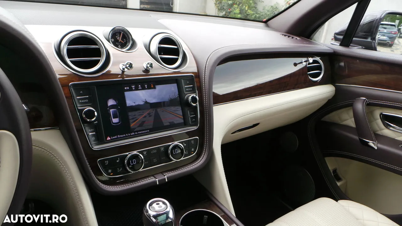 Bentley Bentayga - 19