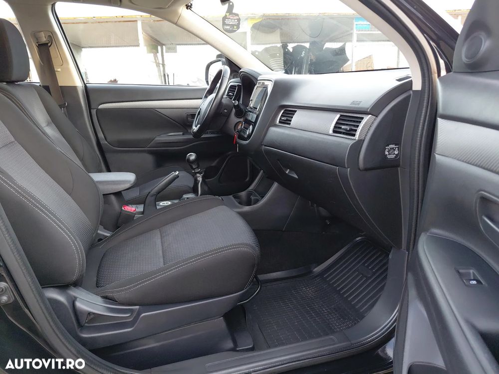 Mitsubishi Outlander 2.2 Litre DI-D AWD Instyle - 15