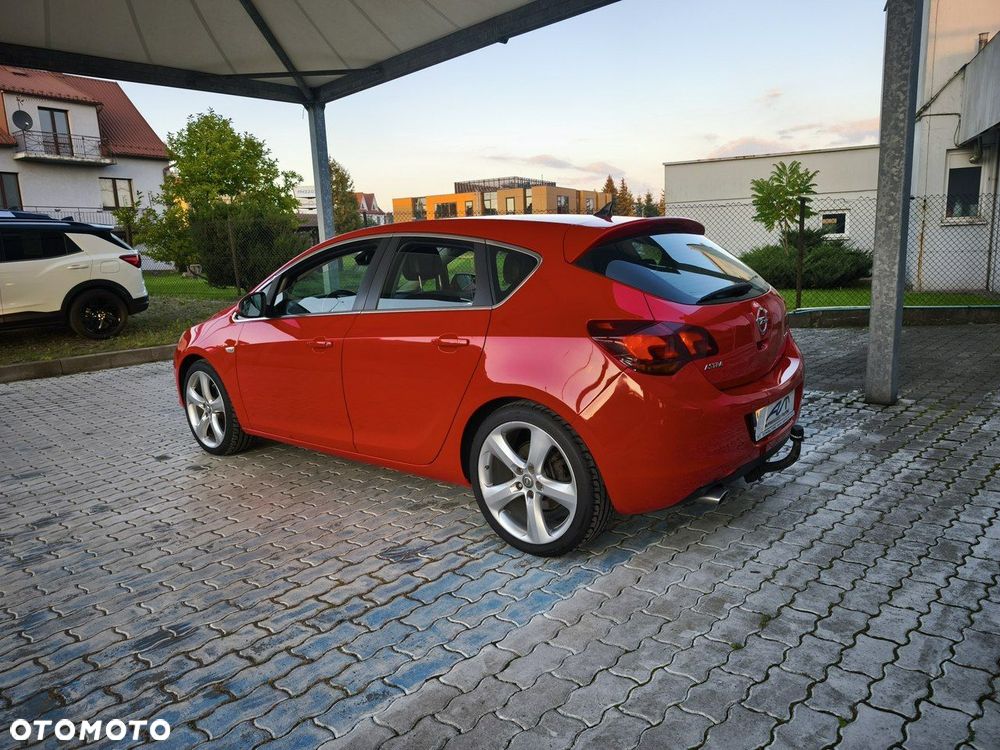 Opel Astra IV 1.6 T Cosmo - 4