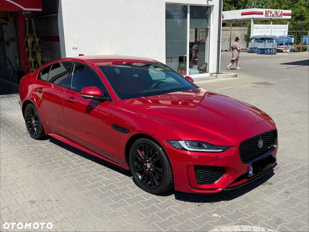 Jaguar XE - 10