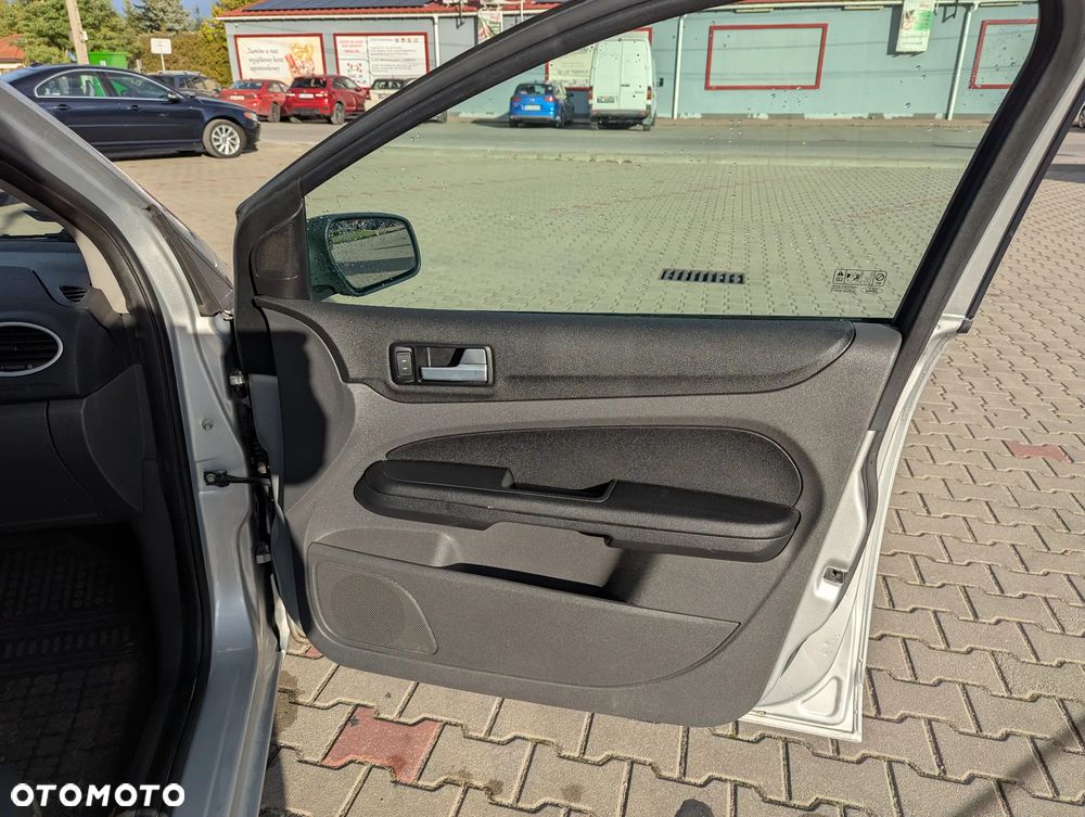 Ford Focus 1.8 TDCi Ambiente - 22