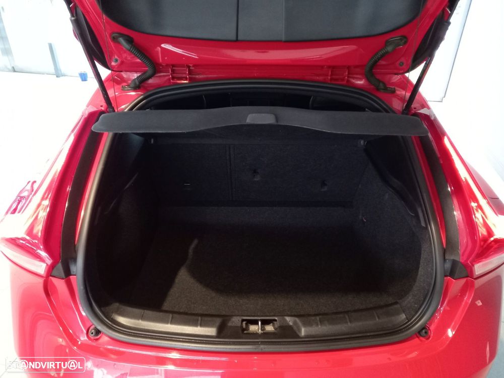Volvo V40 2.0 D2 R-Design - 9