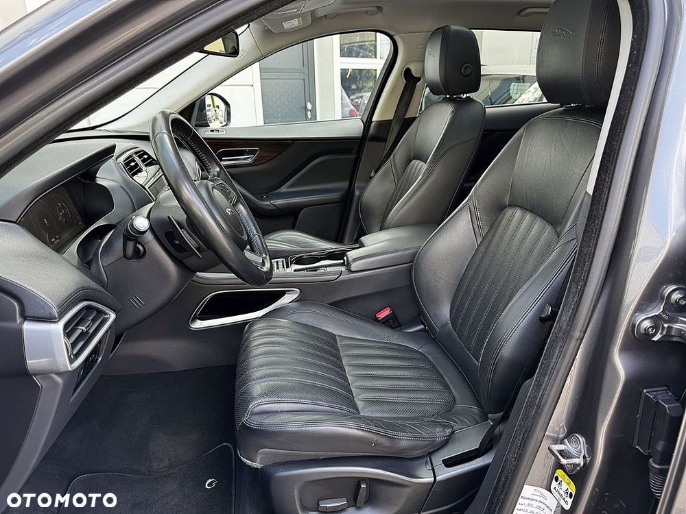 Jaguar F-Pace 2.0 i4D AWD Prestige - 9