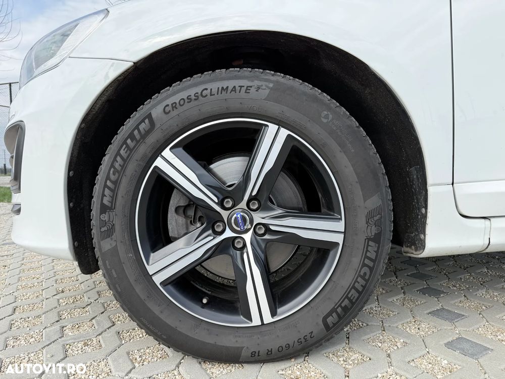 Volvo XC 60 D5 AWD Geartronic Momentum - 16