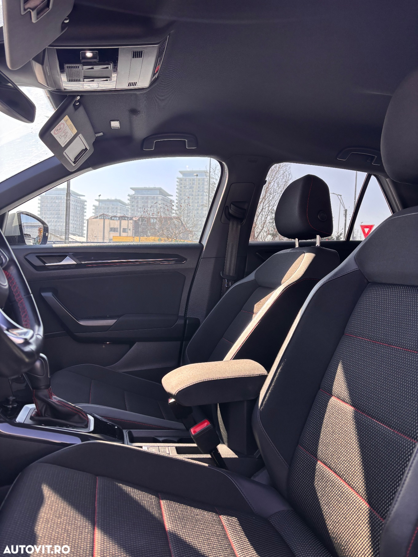 Volkswagen T-ROC 1.5 TSI DSG Sport - 14