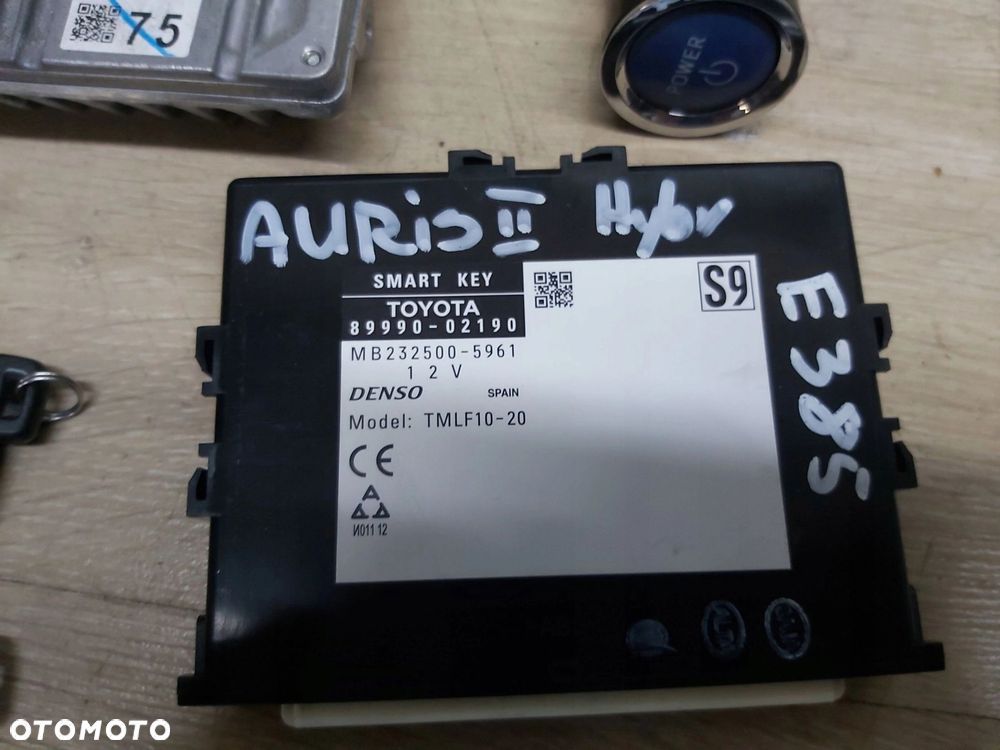 Toyota Auris II 1,8 hybryda Kluczyk komputer smart key - 3