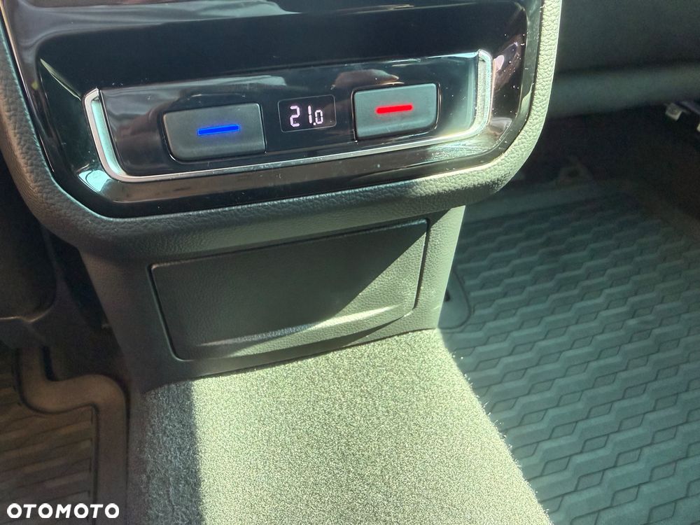 Volkswagen Passat 2.0 TDI SCR DSG Business - 35