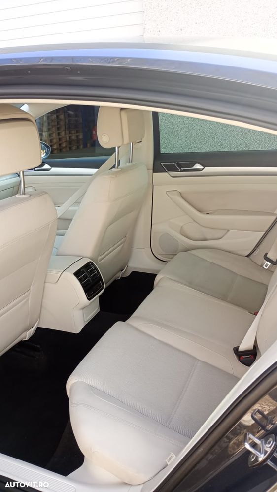 Volkswagen Passat - 7