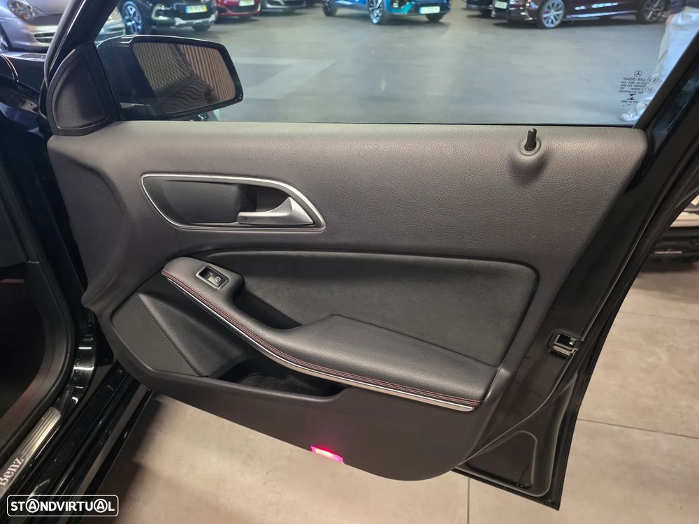 Mercedes-Benz A 200 d 7G-DCT AMG Line - 24