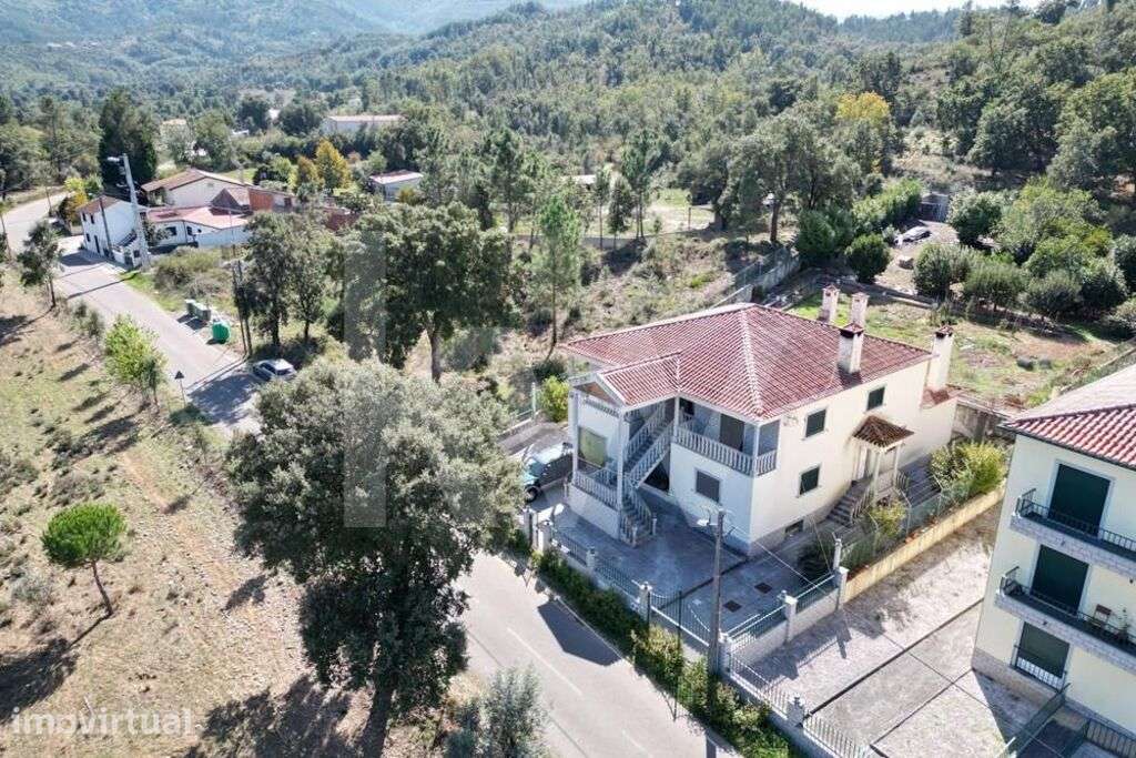 Moradia de 3 pisos, garagem e terreno em Coja, Arganil - Grande imagem: 3/60