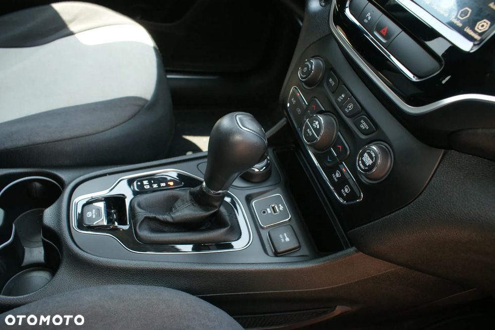 Jeep Cherokee 3.2 V6 Pentastar Active Drive I Automatik Limited - 10