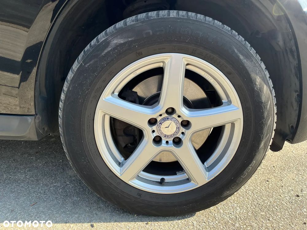 Mercedes-Benz GLK - 32