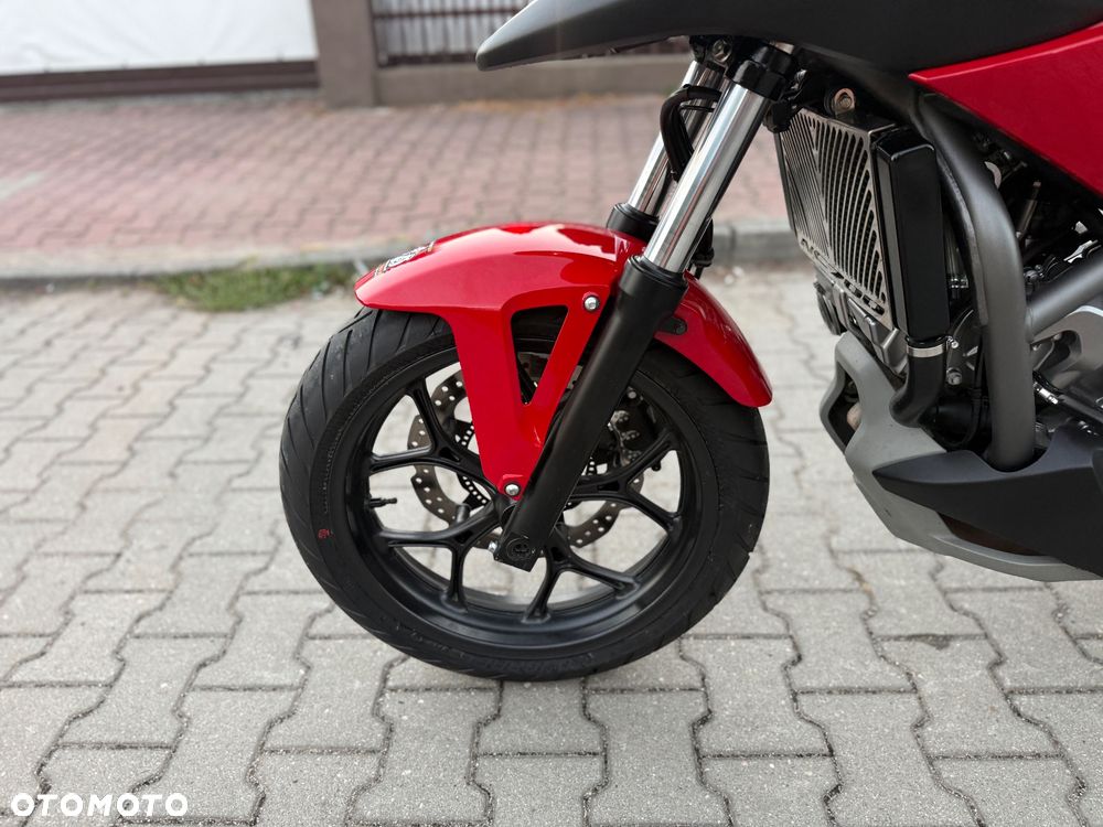 Honda NC - 19
