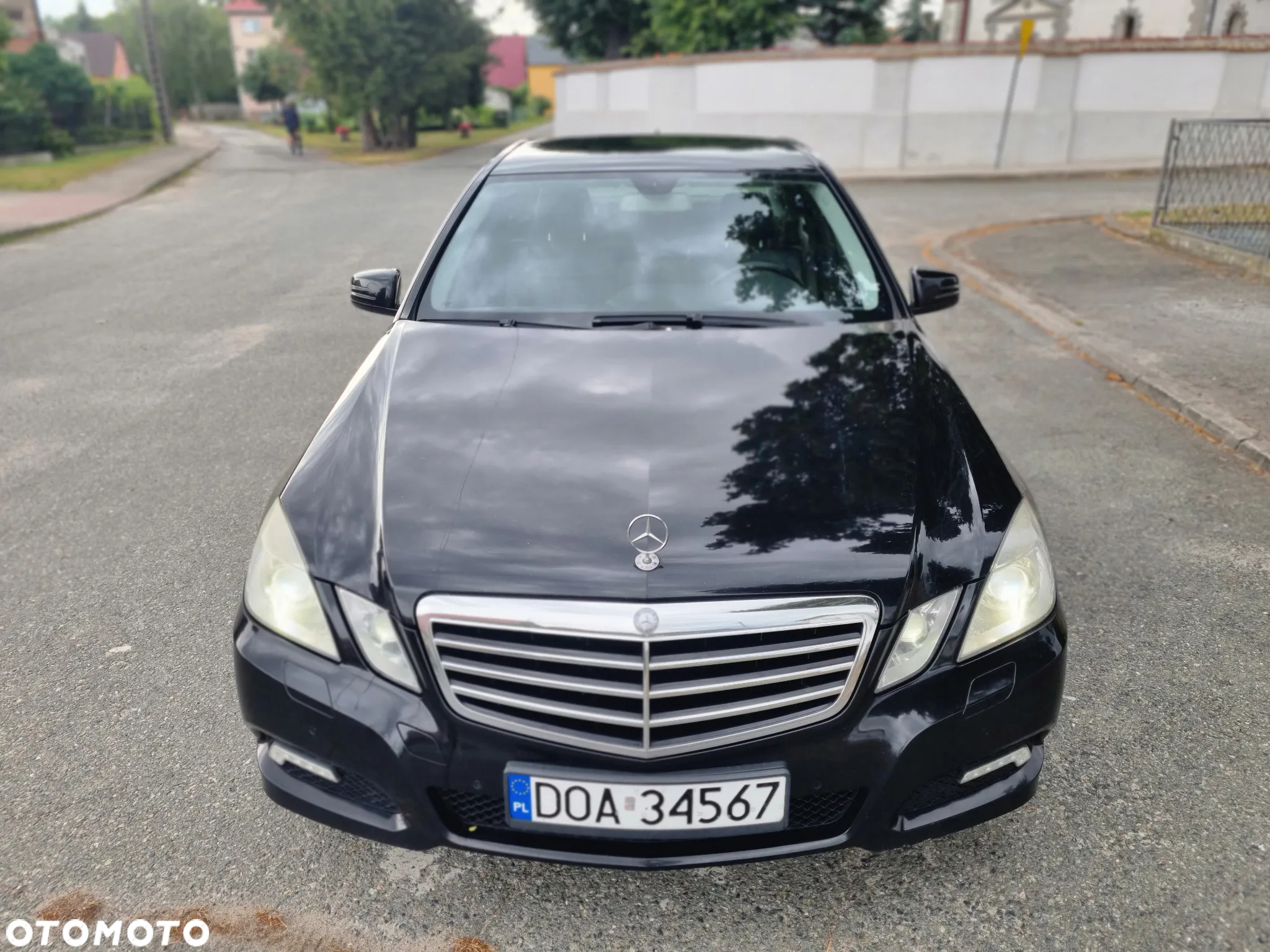 Mercedes-Benz Klasa E 200 CGI BlueEFFICIENCY Automatik Avantgarde - 4