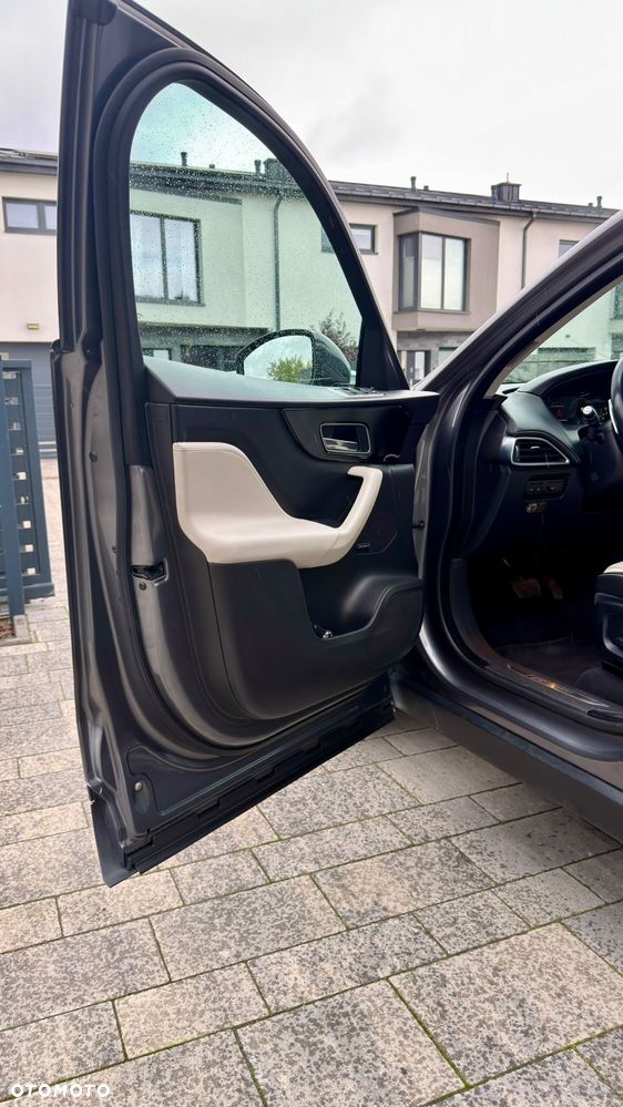 Jaguar F-Pace 2.0 i4D AWD R-Sport - 20