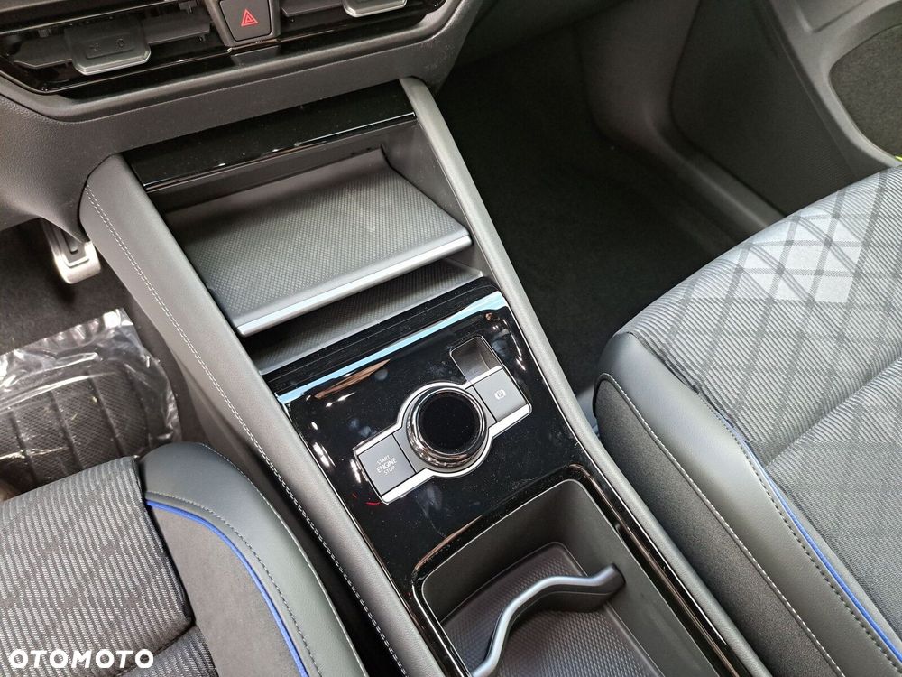 Volkswagen Tiguan - 16