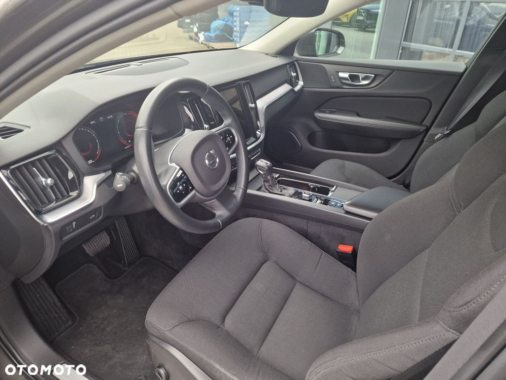 Volvo V60 Cross Country - 10