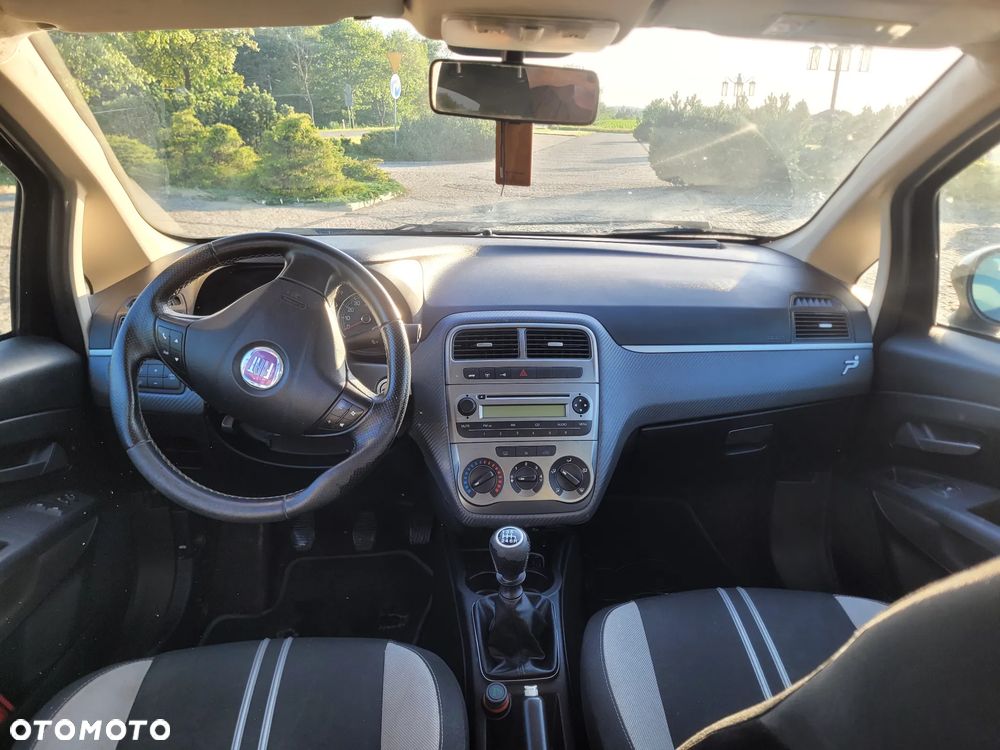 Fiat Punto 1.4 16V Emotion - 10