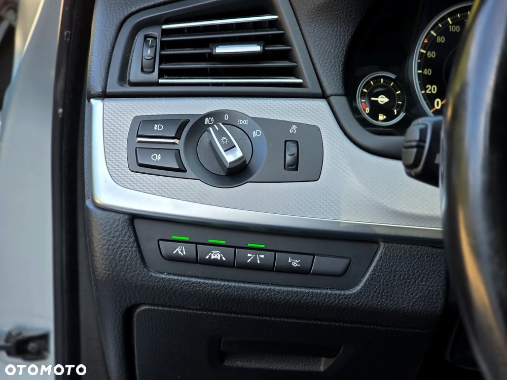 BMW Seria 5 530d xDrive - 23