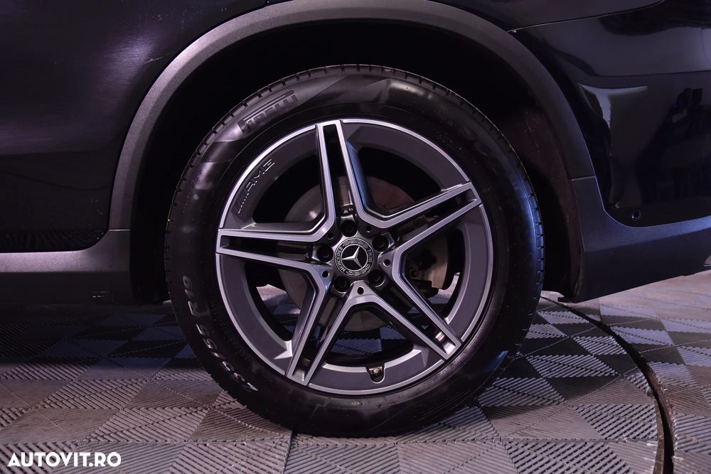 Mercedes-Benz GLC 300 4Matic 9G-TRONIC AMG Line - 13