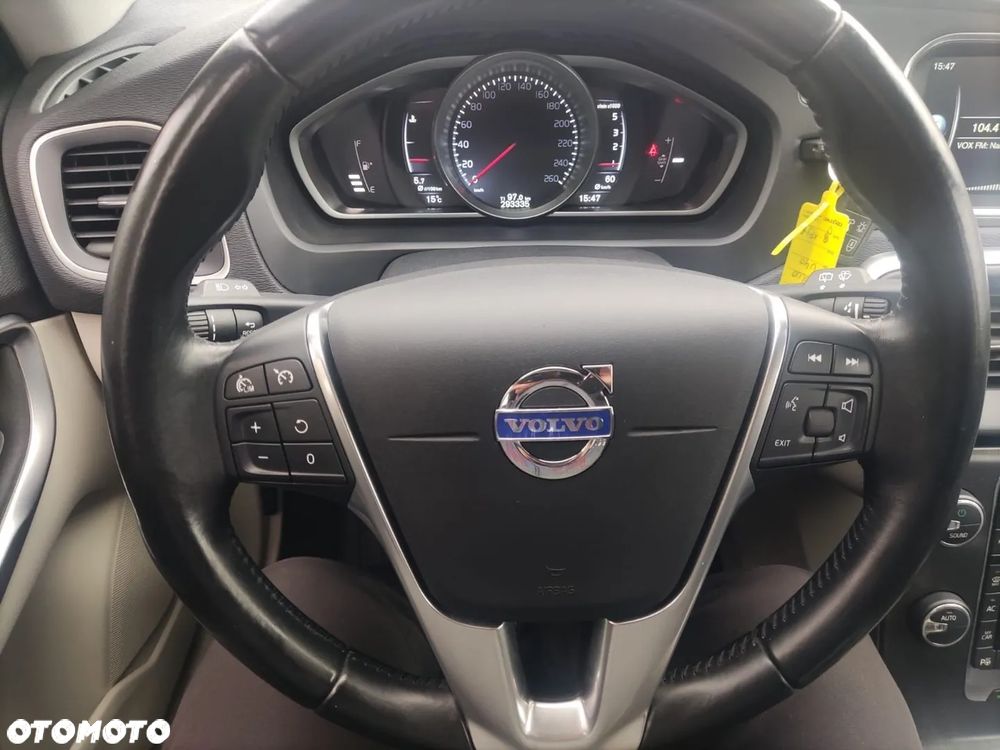 Volvo V40 D4 Drive-E Momentum - 24