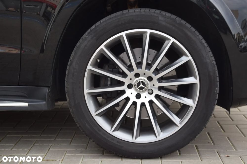 Mercedes-Benz GLS - 26