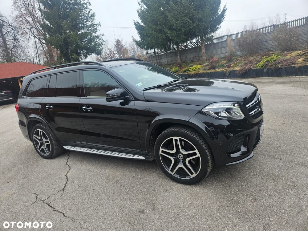 Mercedes-Benz GLS - 1