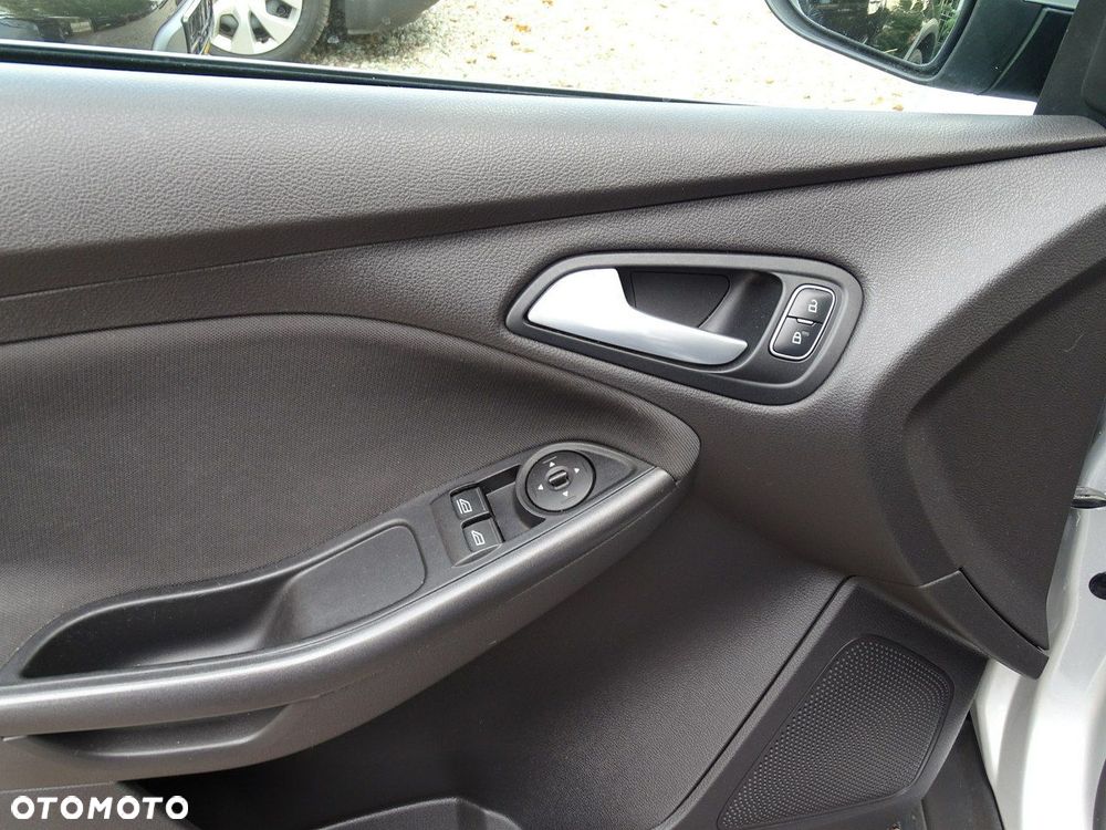 Ford Focus - 24