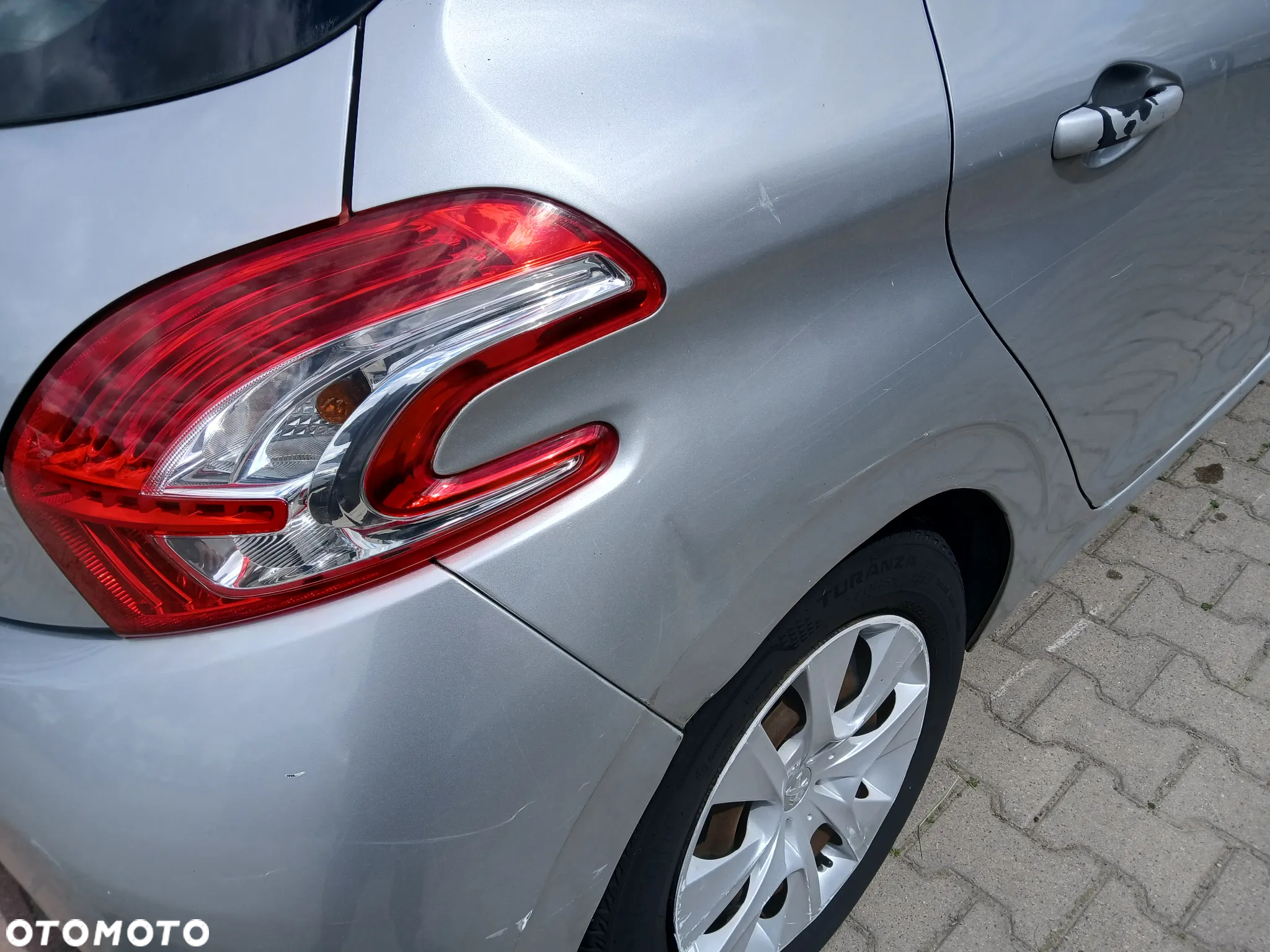 Peugeot 208 HDi 68 Like - 3