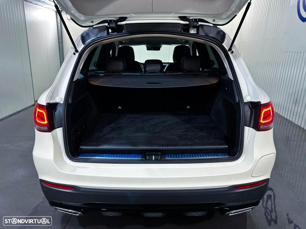 Mercedes-Benz GLC 300 e 4Matic 9G-TRONIC Edition AMG Line - 36
