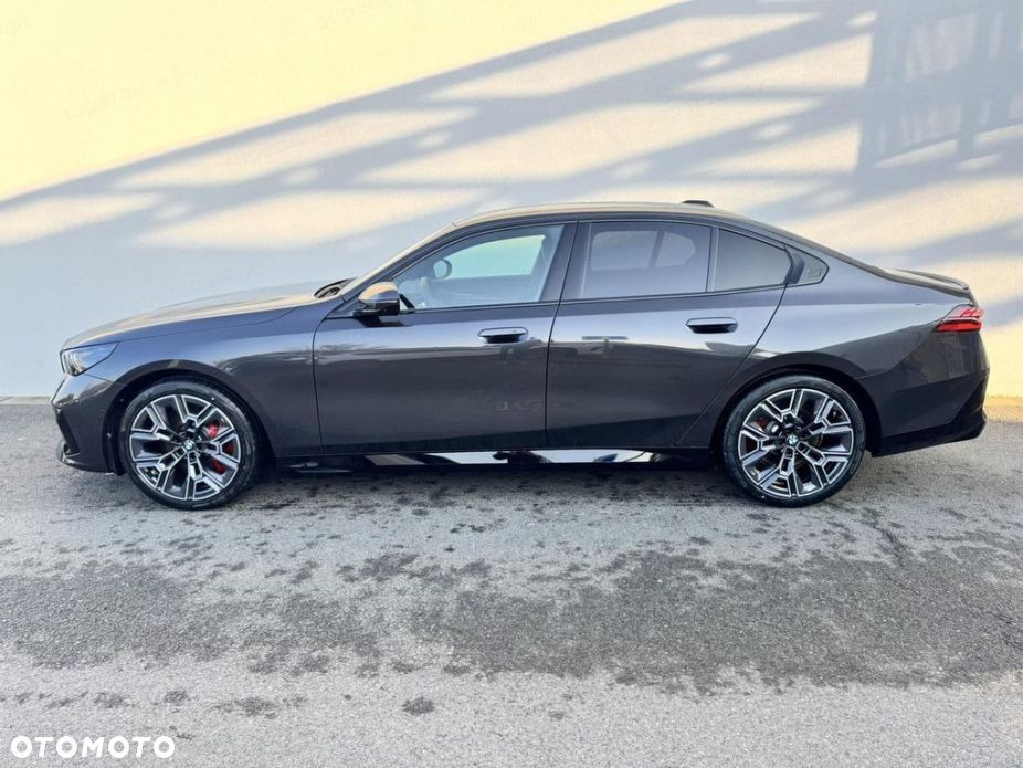 BMW Seria 5 520d xDrive mHEV M Sport - 3