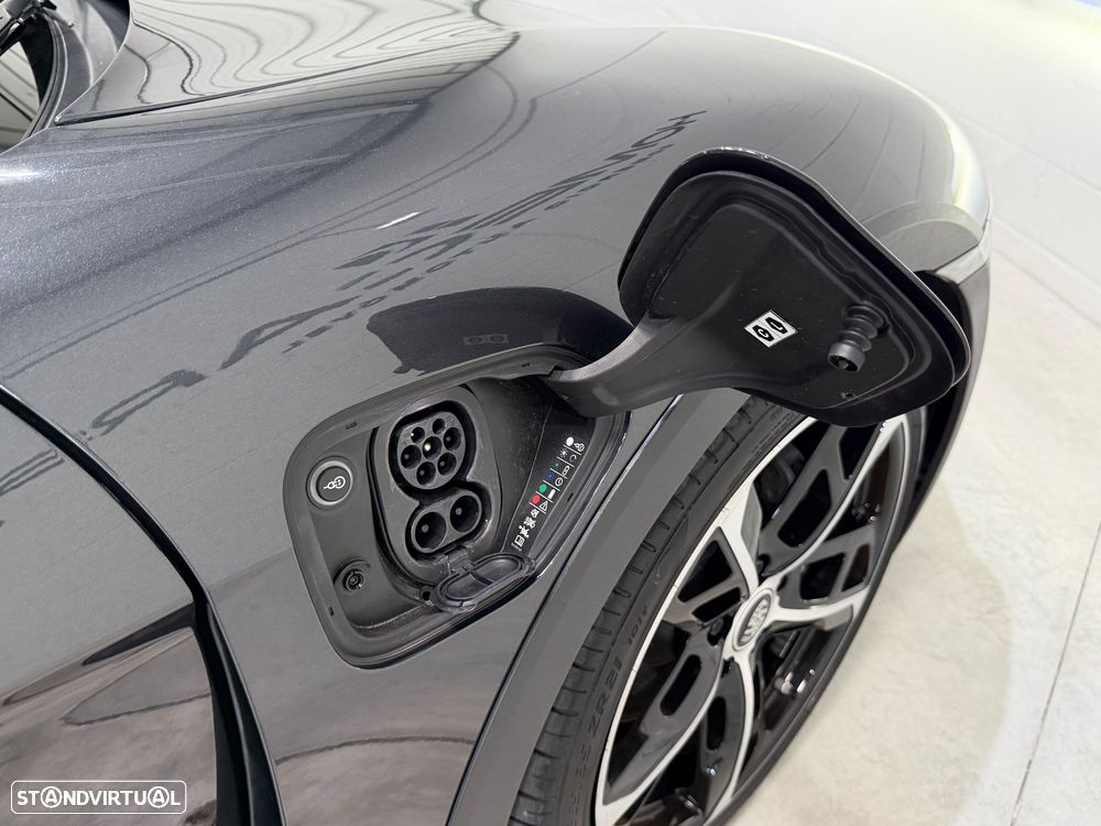 Porsche Taycan Cross Turismo 4 - 35