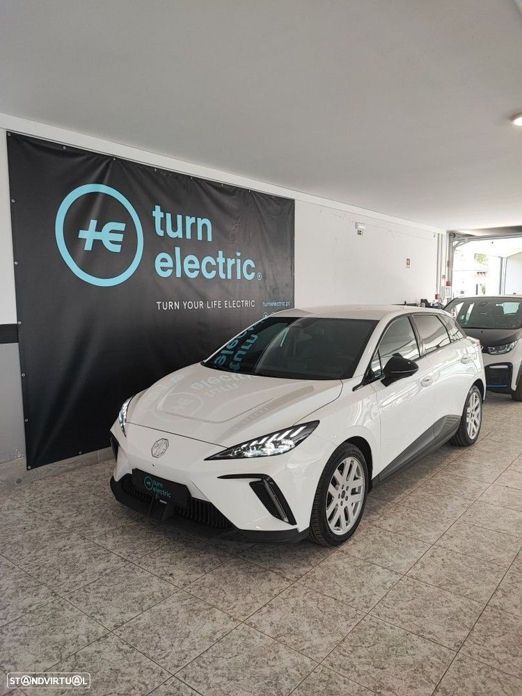 MG MG4 64 kWh Luxury - 2