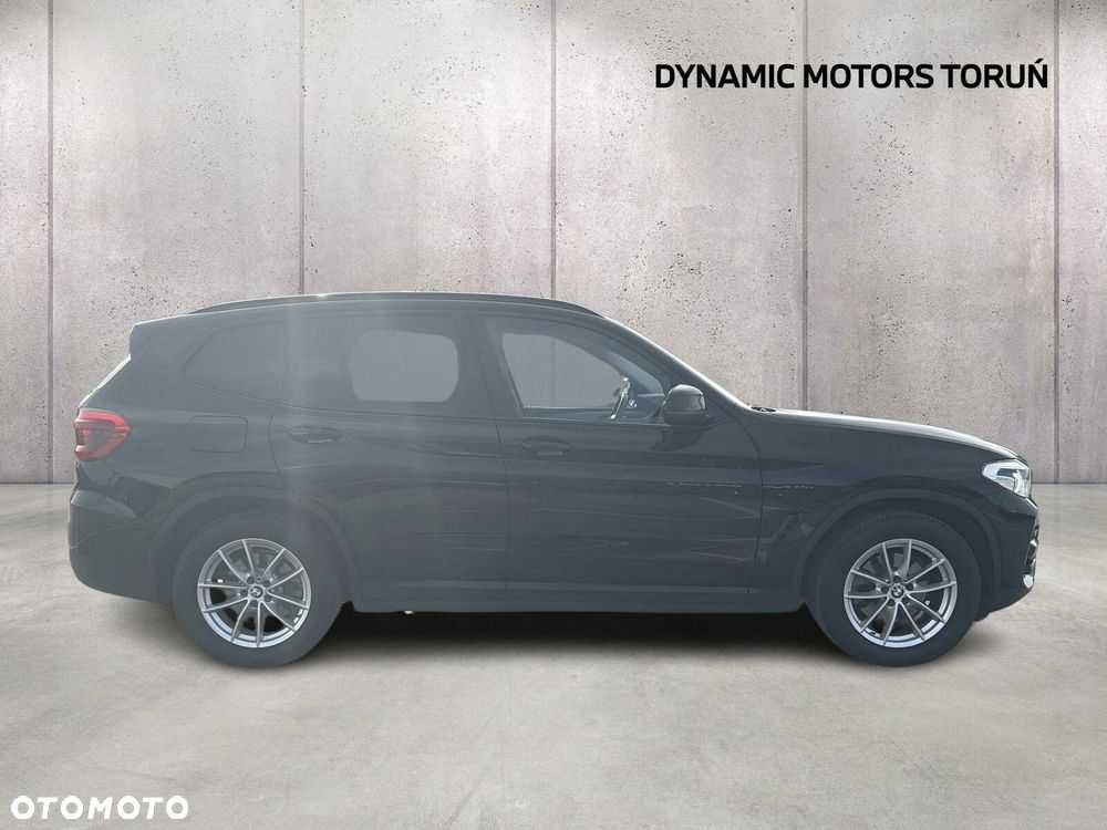 BMW X3 xDrive20d Advantage - 10