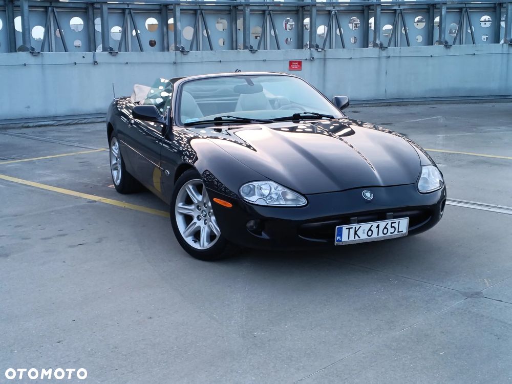 Jaguar XK8 - 1