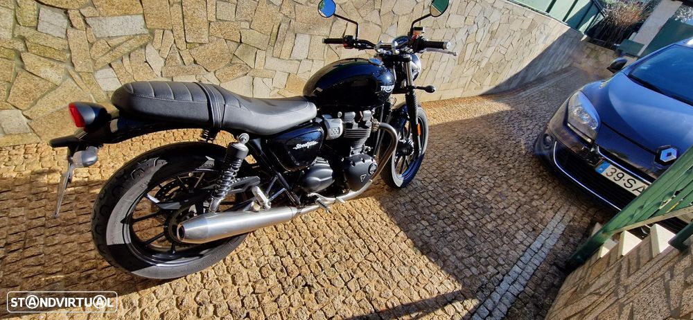 Triumph Street Twin - 3