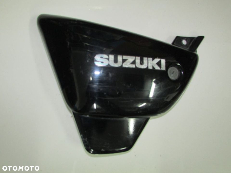 Suzuki GZ 250 Marauder osłona boczek lewy - 1