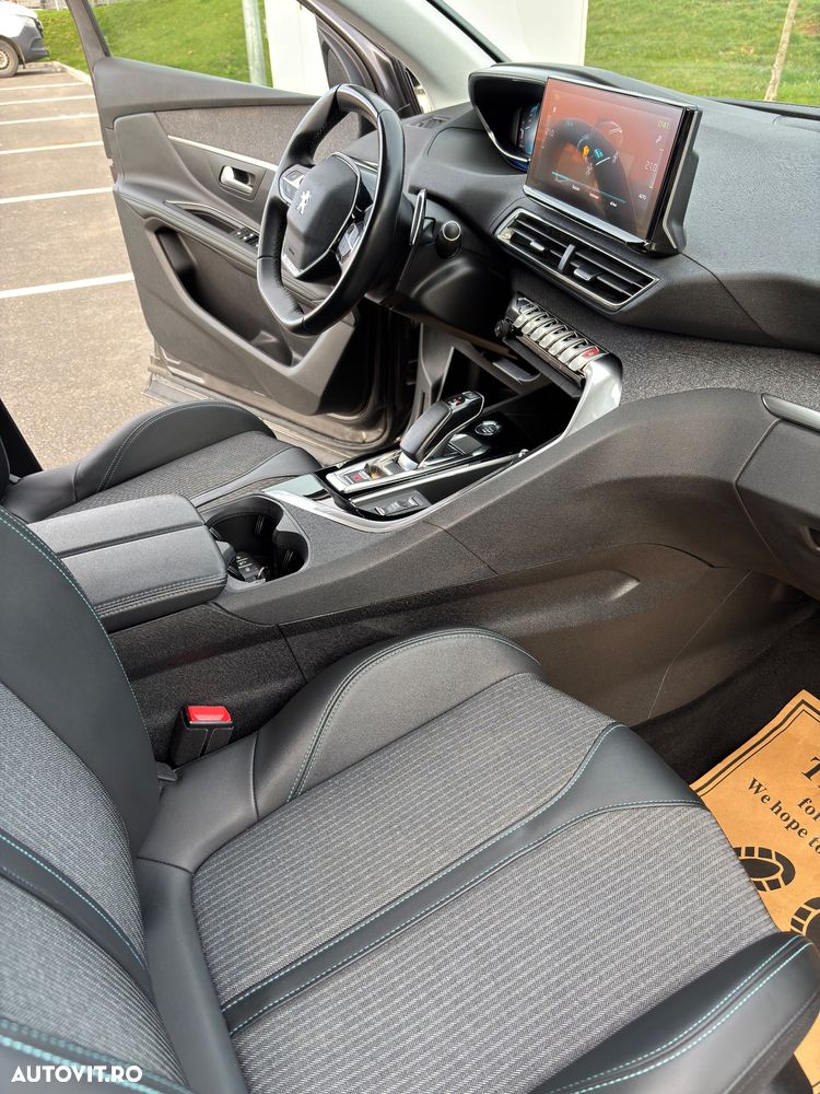 Peugeot 3008 225 e-EAT8 Allure Pack - 23