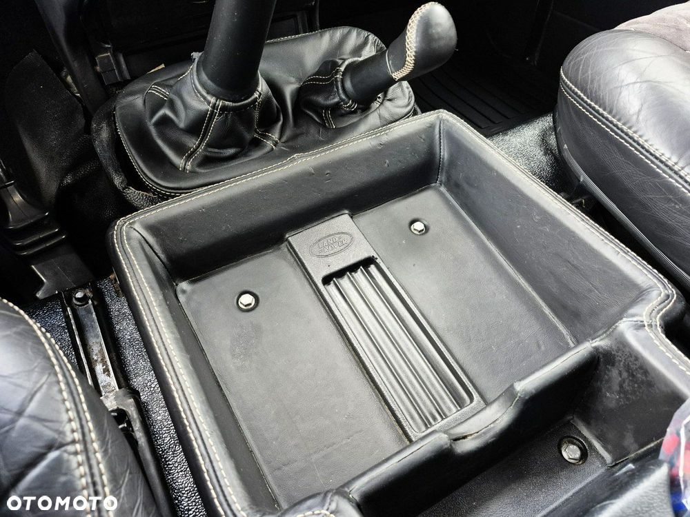 Land Rover Defender 2.2 TD4 E - 40