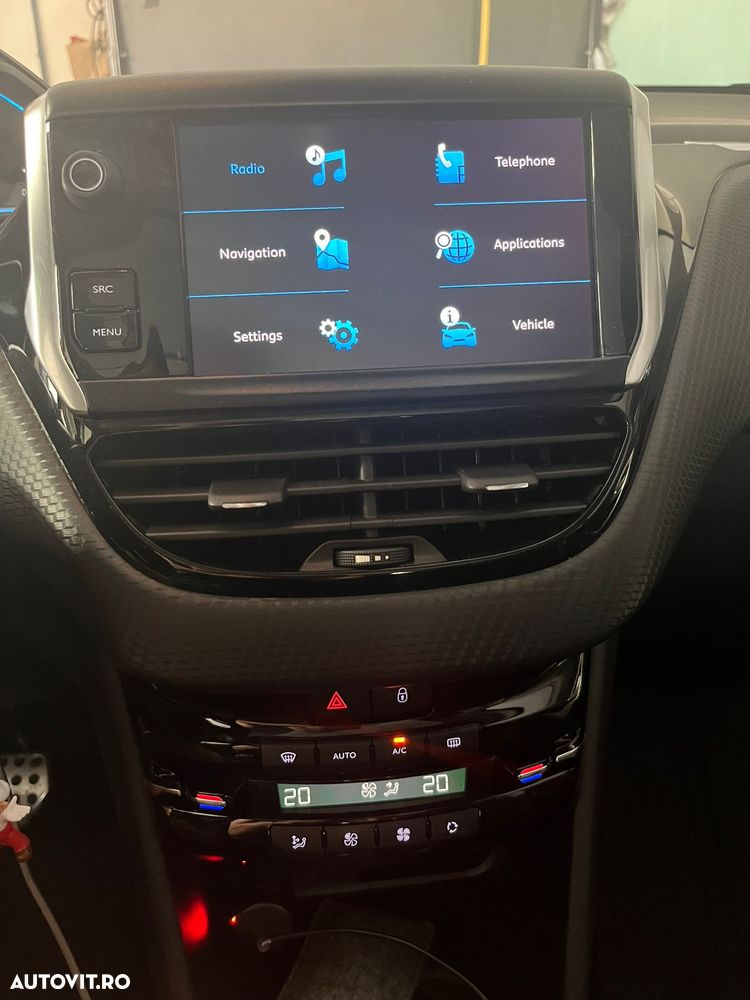 Peugeot 2008 - 12