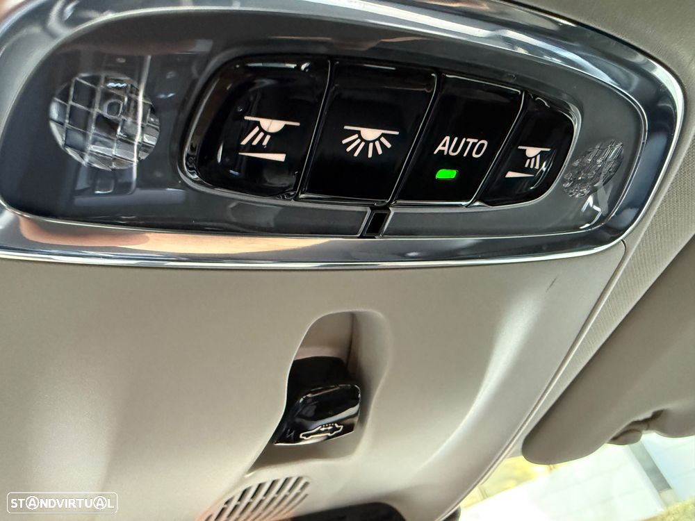Volvo XC 60 2.0 T8 PHEV Inscription AWD - 29