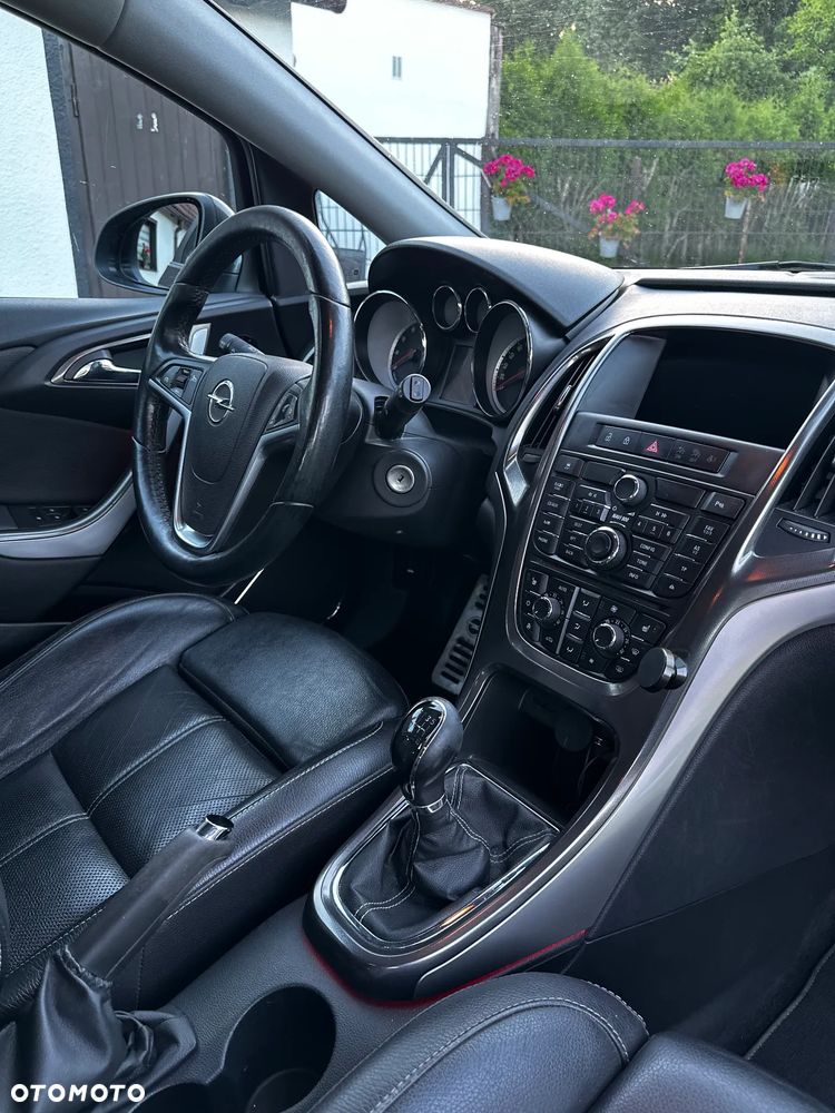 Opel Astra 1.6 T Cosmo - 18