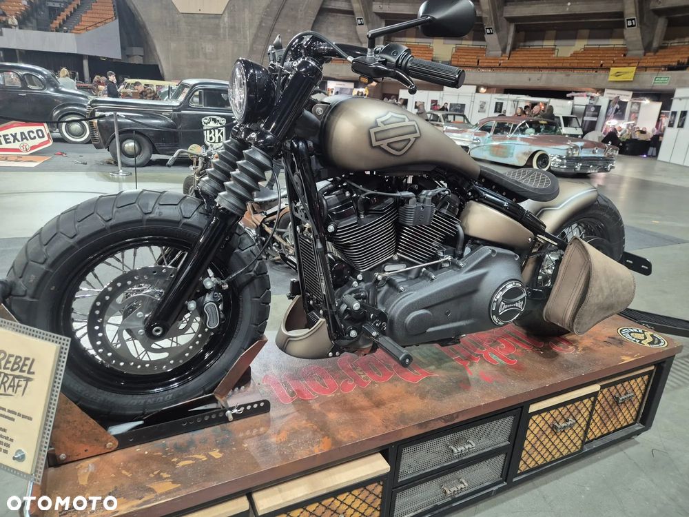 Harley-Davidson Softail Street Bob - 5