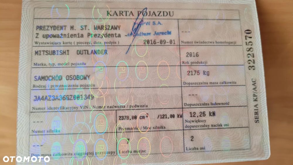 Mitsubishi Outlander - 16